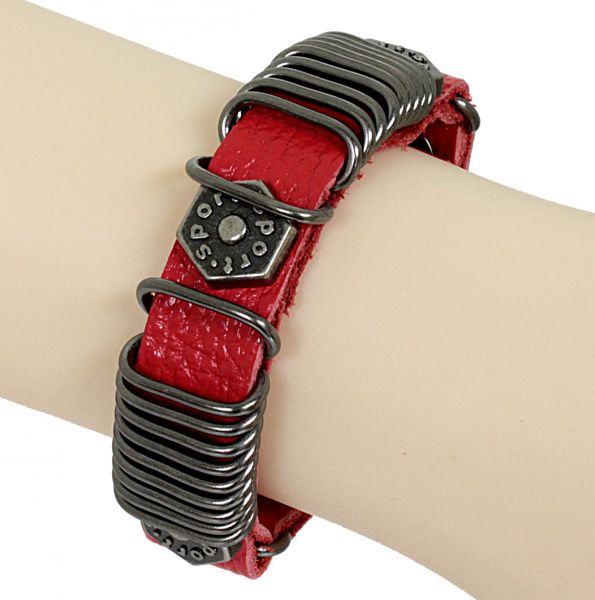 Armband aus rotem Leder mit Sechskantschrauben und Druckknöpfen Lederarmband